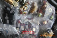 飛燕SDL5200XXY廂式運輸車用的一汽CA6DE2-22發動機的大修及配件