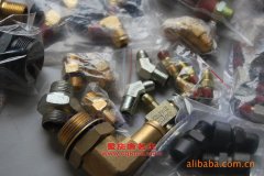 萬榮CWR5314CLXYUM456倉柵式運輸車用的濰柴WD615.31發動機的配件及保養