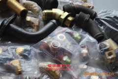 快樂KL6801H客車用的康明斯ISBE180 30發動機的配件及保養